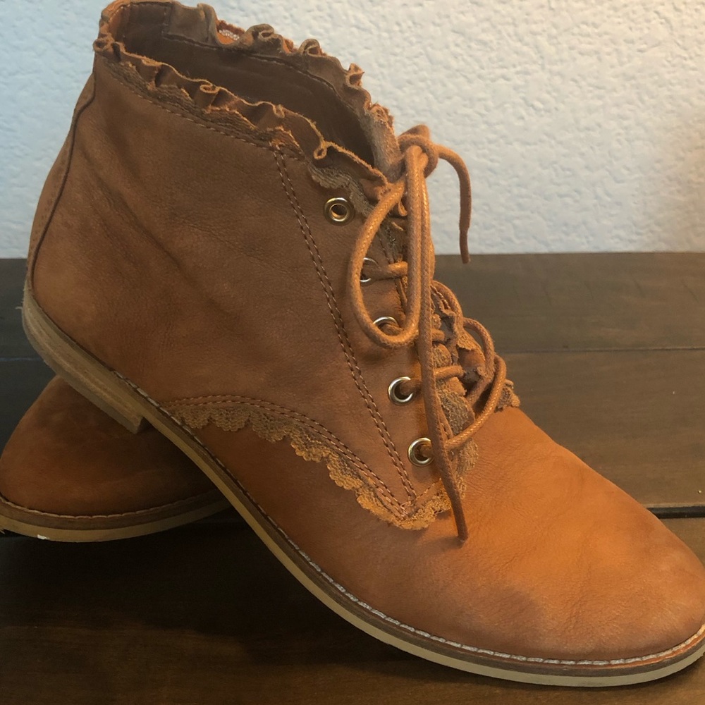 Gianni Bini Suede Chestnut Lace Up Bootie